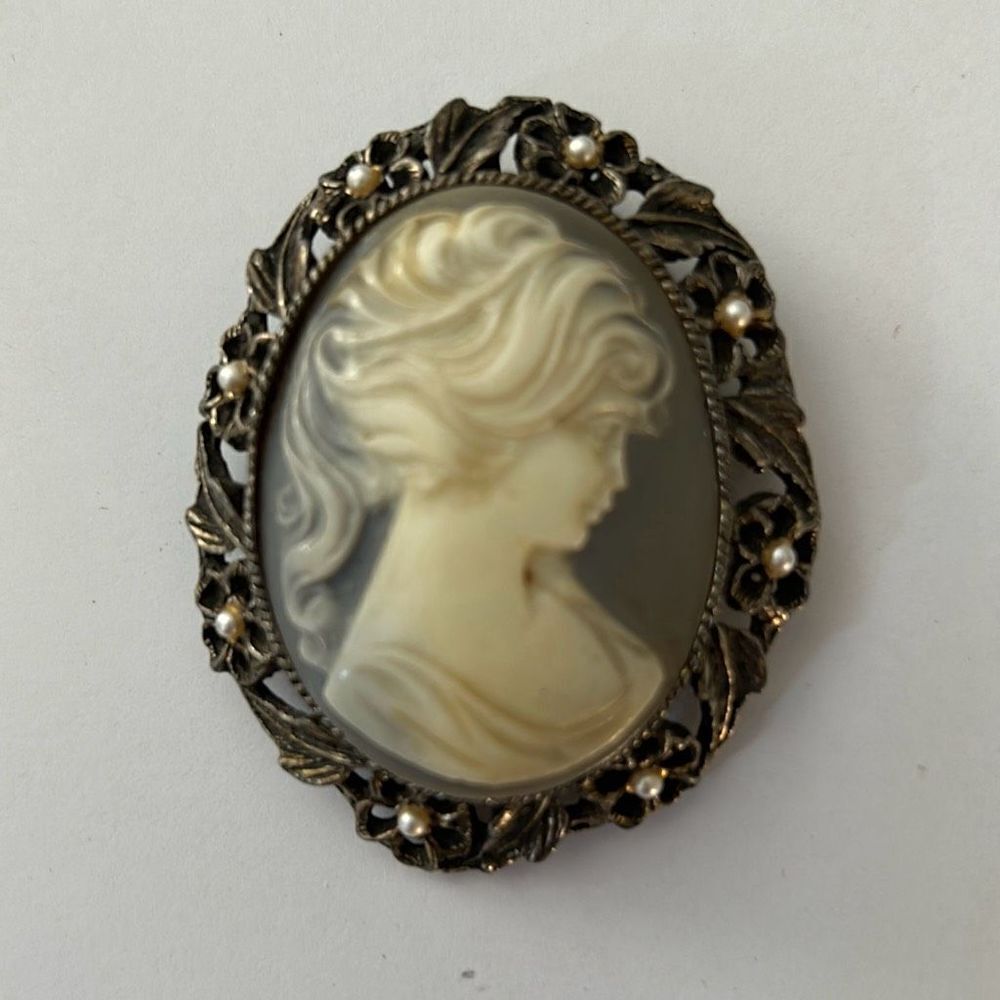 Cameo Pendant